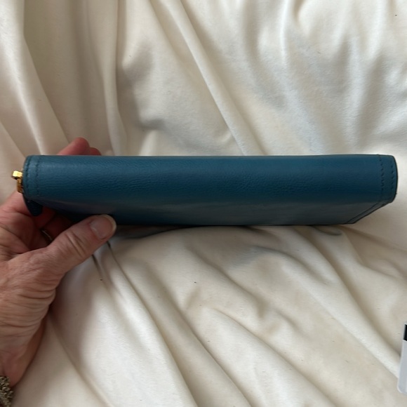 PRADA💙Colbalt Blue Bow Zippy Wallet w/ Authentication card Interior perfect - Picture 11 of 12